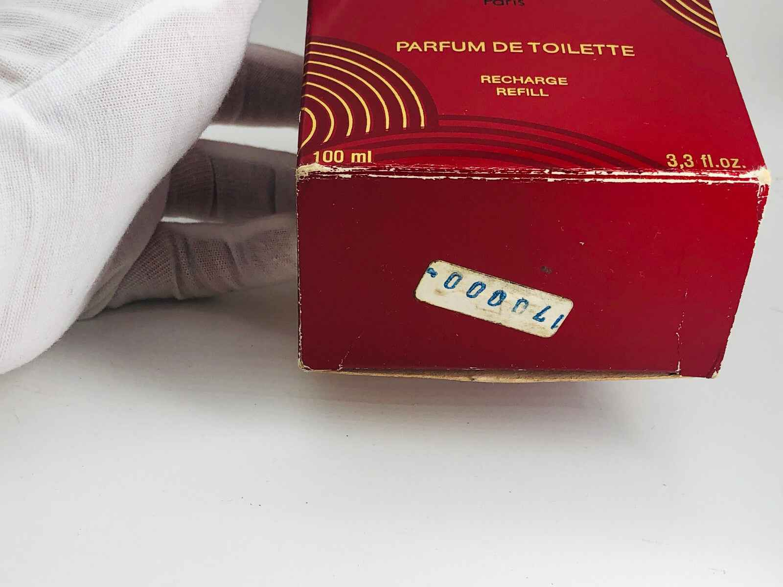 Scatola del Profumo Vintage Panthere Cartier con design rosso e dettagli dorati da 100 ml