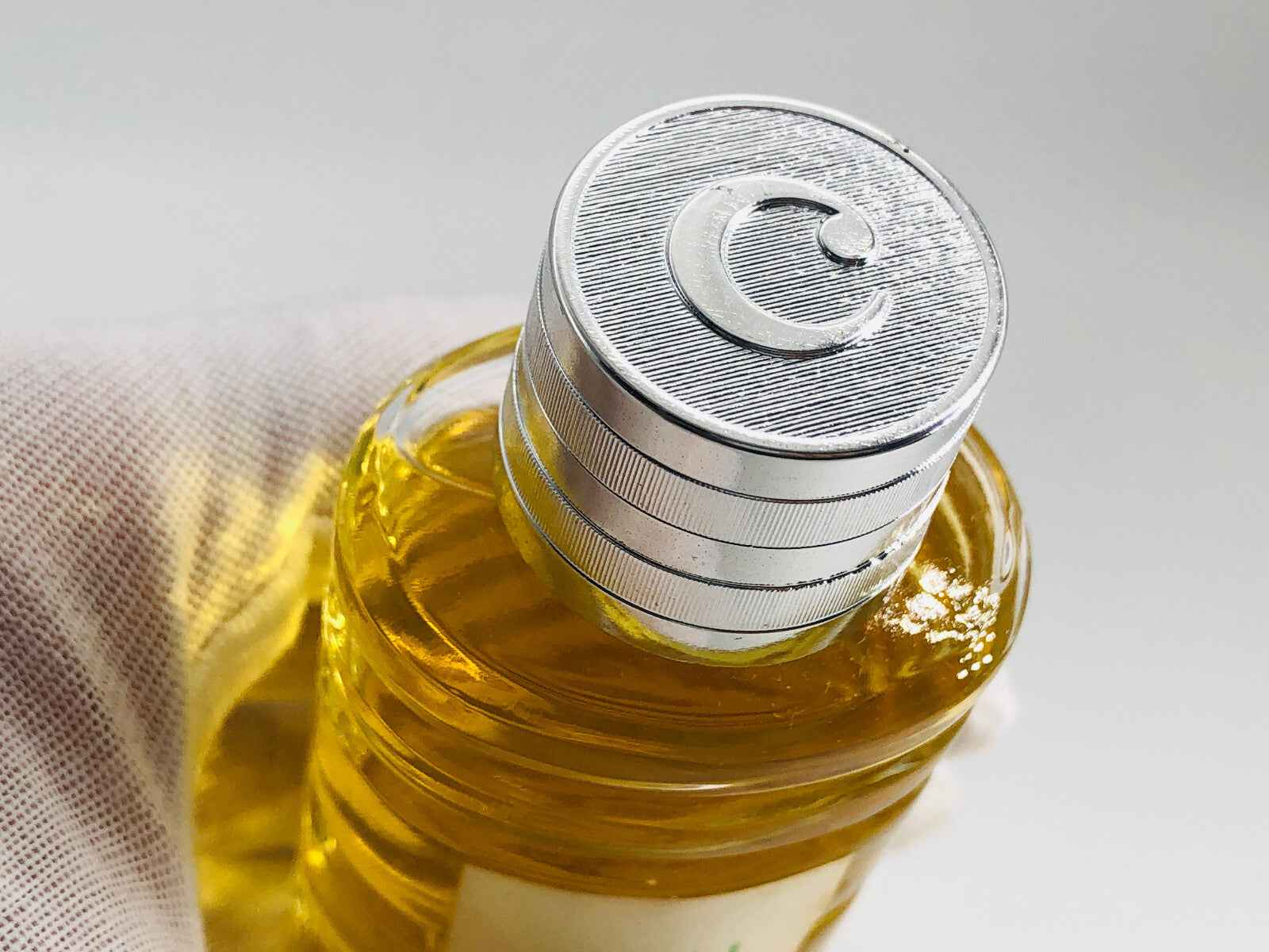 Flacone di profumo Eau Vive Carven Profumo Vintage con tappo metallico elegante