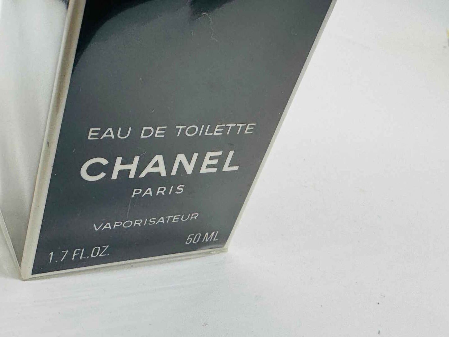 Profumo Egoiste Chanel Vintage in confezione da 50 ml con design elegante e retrò di Chanel