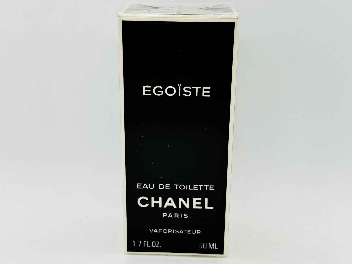 Confezione del profumo Egoiste Chanel Vintage da 50 ml con design elegante e raffinato