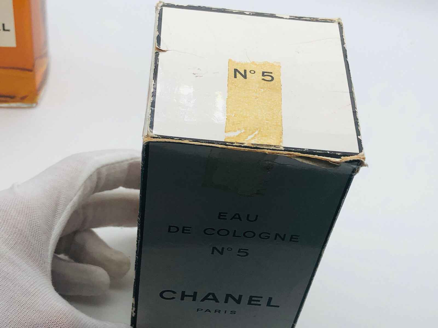 Confezione del Profumo Chanel N 5 Vintage con etichetta distintiva e design elegante