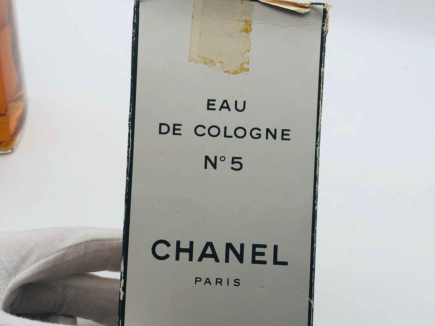 Scatola di profumo Chanel N 5 Vintage con etichetta Eau de Cologne e logo CHANEL PARIS