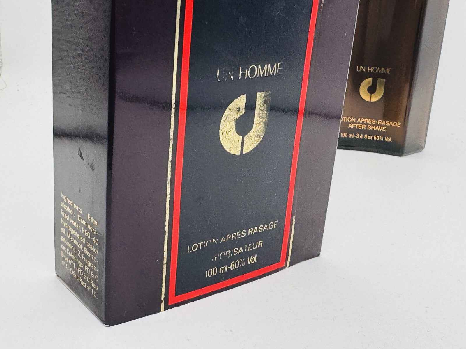 Scatola di Charles Jourdan Un Homme Vintage, lozione dopobarba 100 ml con design elegante