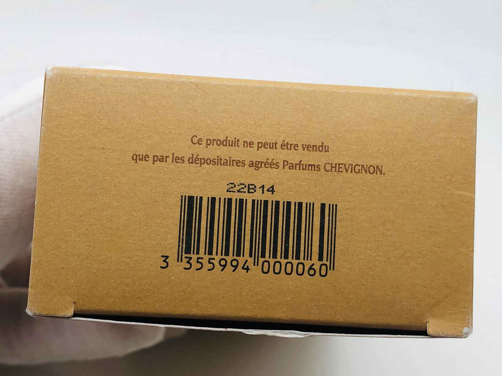 Scatola di profumo Chevignon Vintage con codice a barre e informazioni sul prodotto