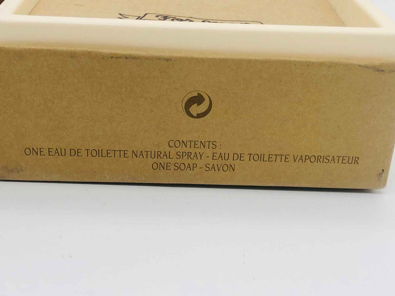 Confezione di regalo Profumo Chevignon Vintage con spray e sapone in una elegante scatola