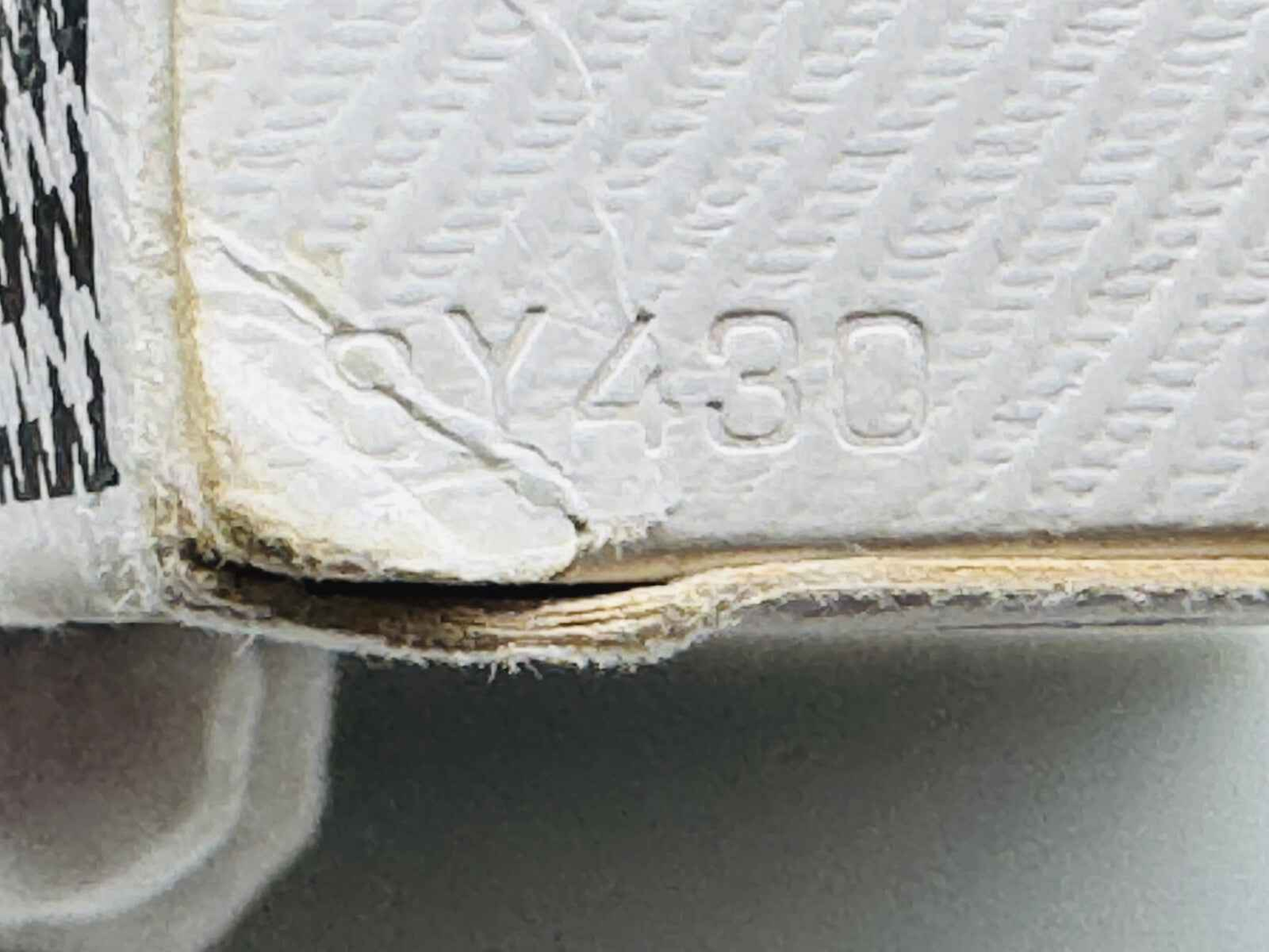 Confezione di Profumo Diorella Vintage con dettagli evidenti e etichetta distintiva