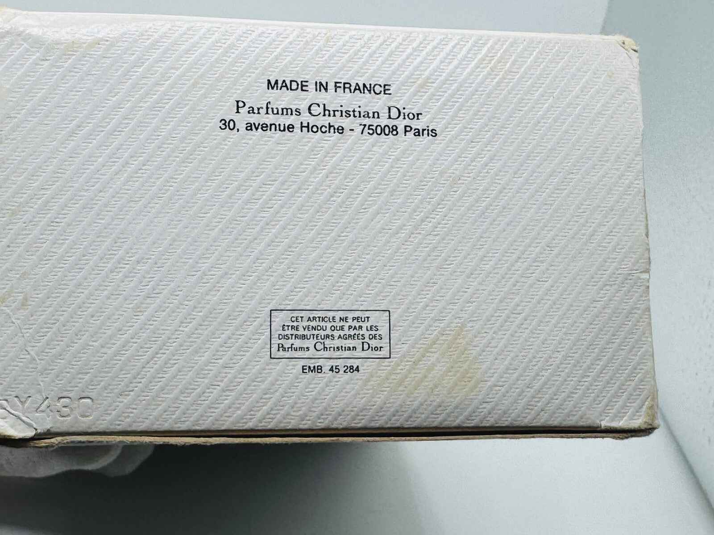 Confezione del profumo Diorella Vintage di Dior, realizzata in Francia con dettagli di alta qualità.