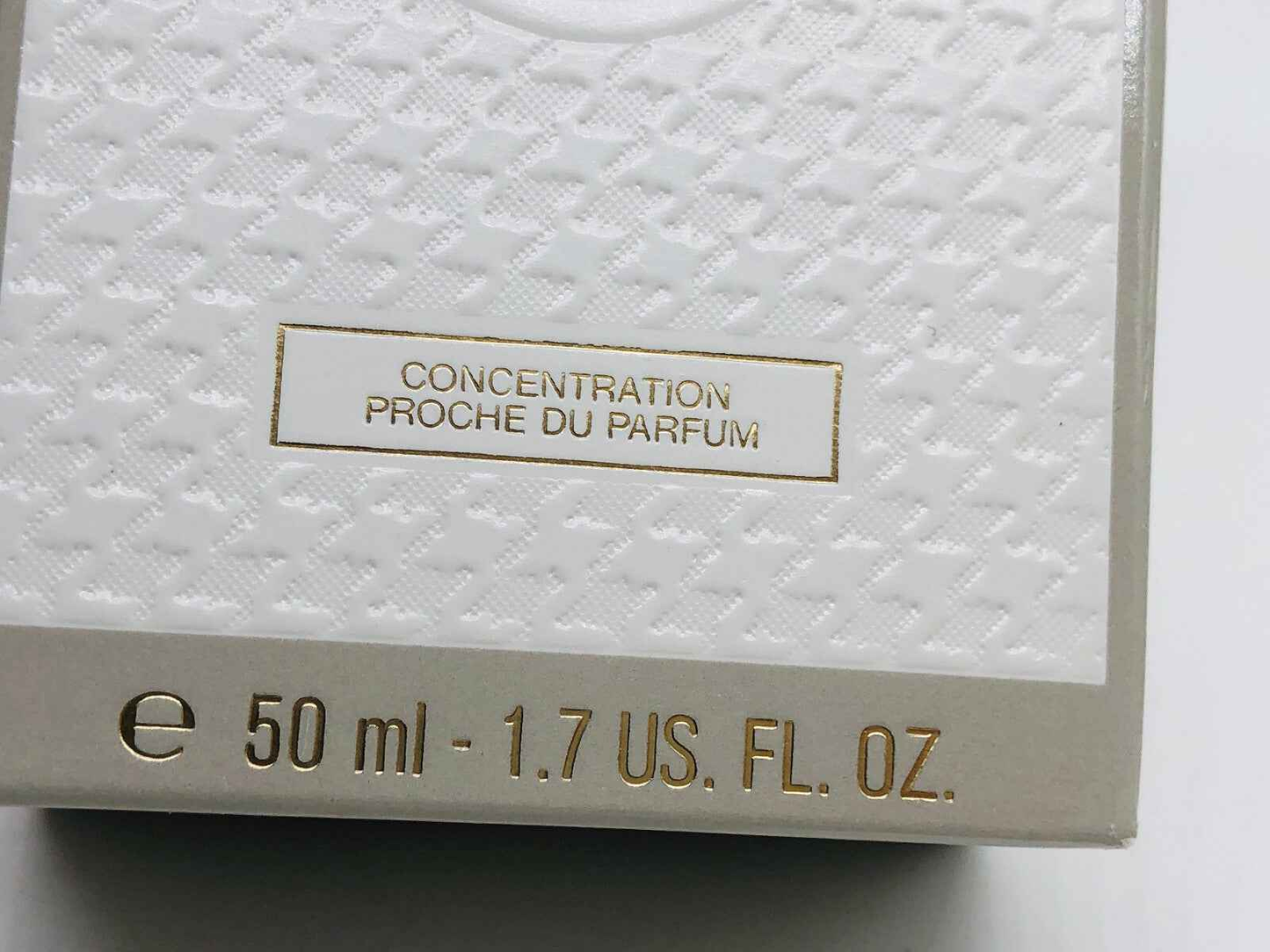 Confezione del profumo Miss Dior Vintage da 50 ml con design elegante e scritte dorate