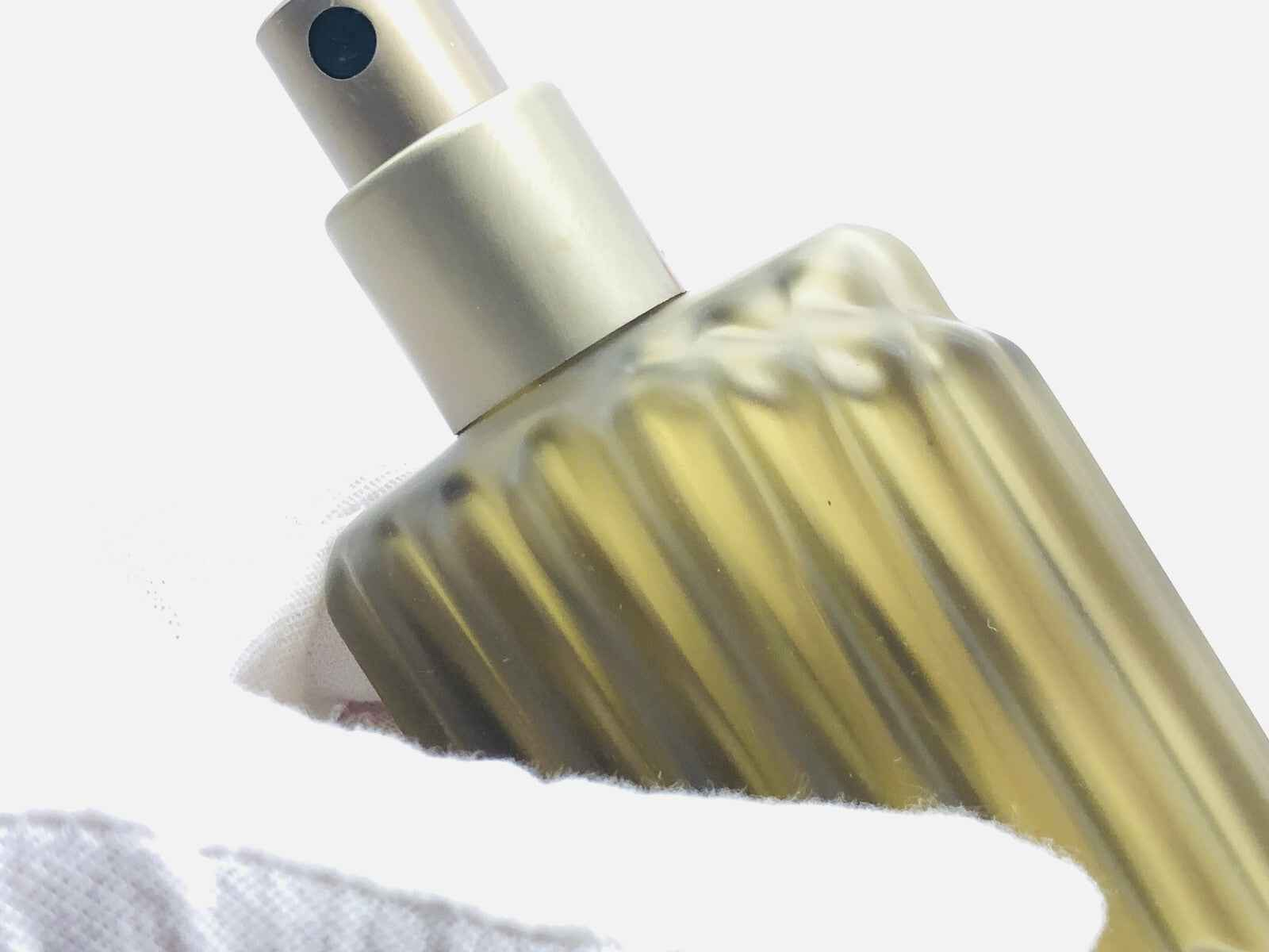 Flacone di Claude Montana Parfum Homme con design elegante e profumo raffinato