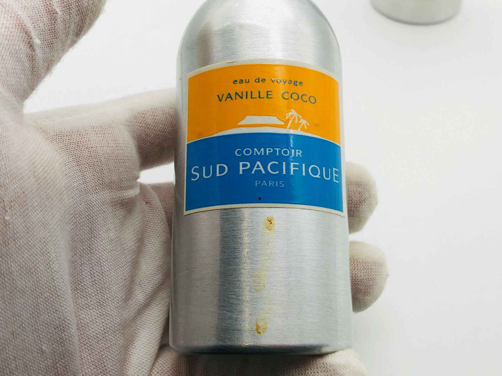 Flacone di profumo Comptoir Sud Pacifique Vanille Coco in formato viaggio, design elegante e tropicale