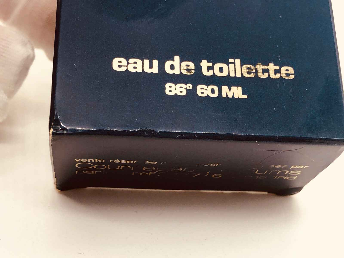 Scatola di profumo vintage Courreges Homme Eau de Toilette da 60 ml con design elegante