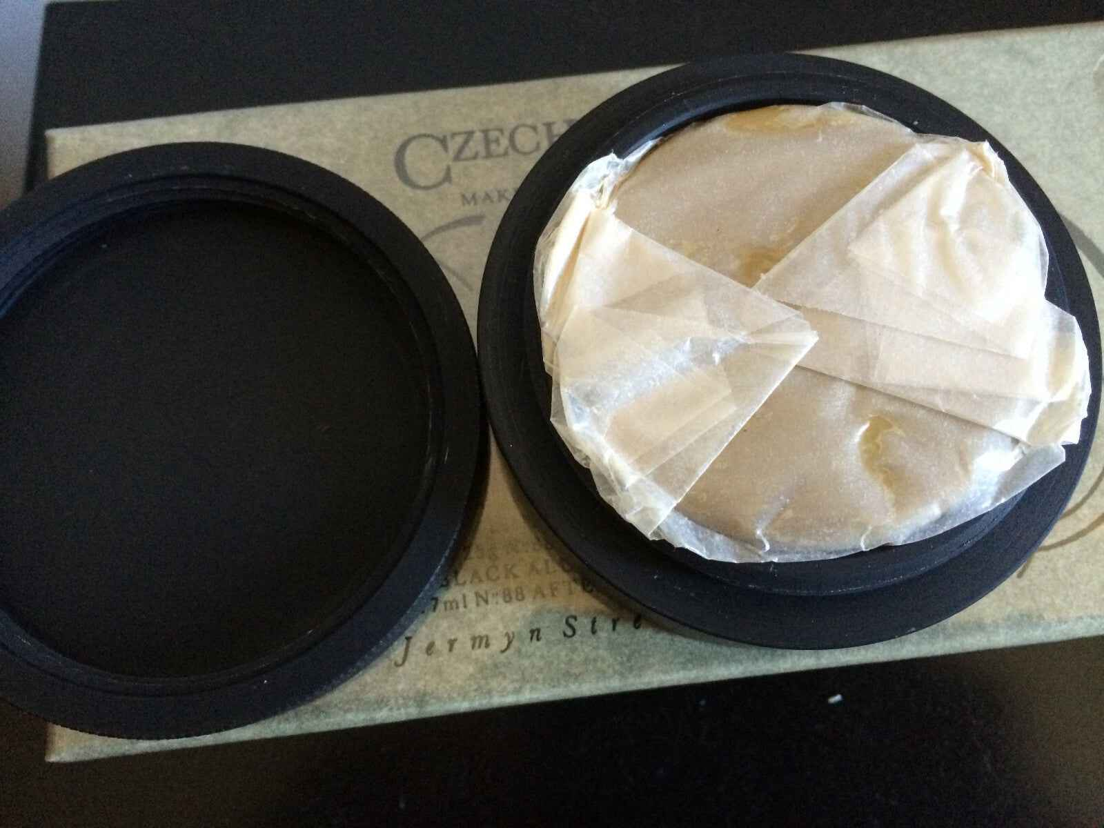 Set da barba da viaggio CZECH & SPEAKE con confezione elegante e sapone protetto