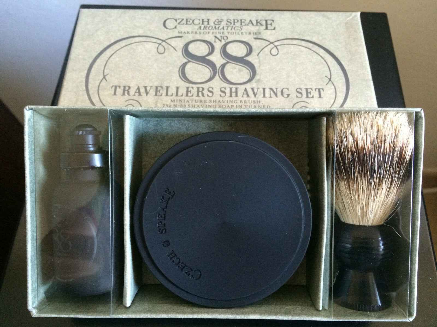 Set da barba per viaggiatori 88 di Czech & Speake con pennello e crema da barba essenziale