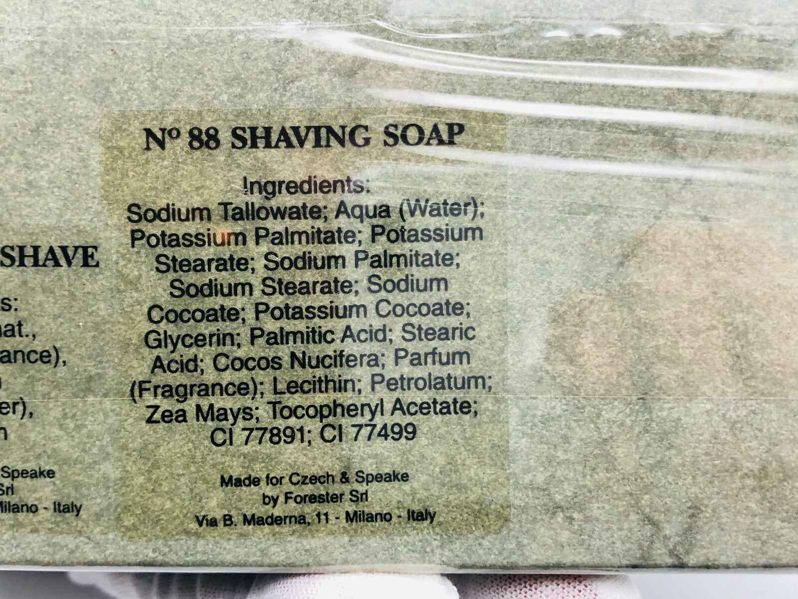 Set da barba per viaggiatori CZECH & SPEAKE con sapone da barba N° 88 e ingredienti naturali