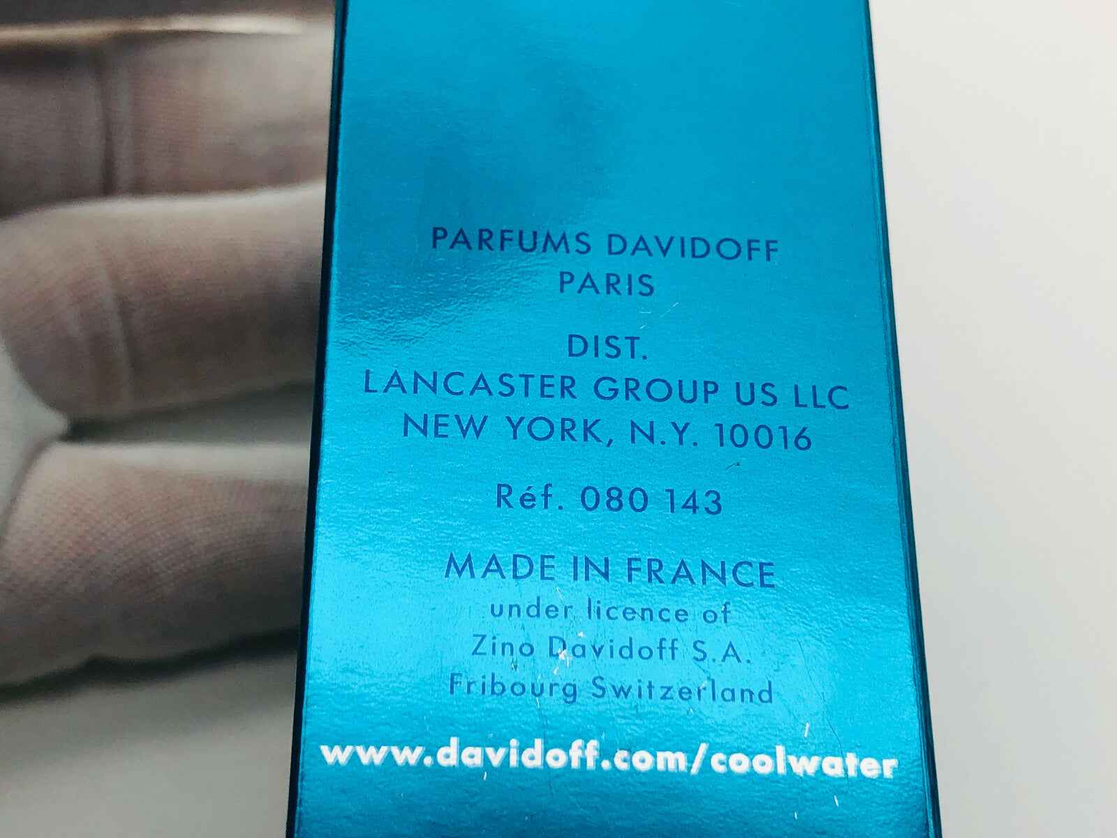 Scatola di profumo Cool Water Davidoff Vintage con logo e informazioni del produttore in francese