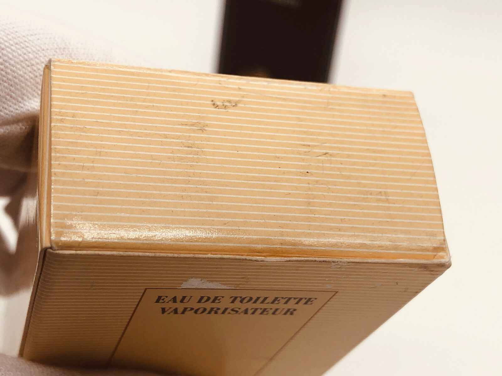 Scatola del profumo Zino Davidoff Vintage in tonalità beige con etichetta chiara