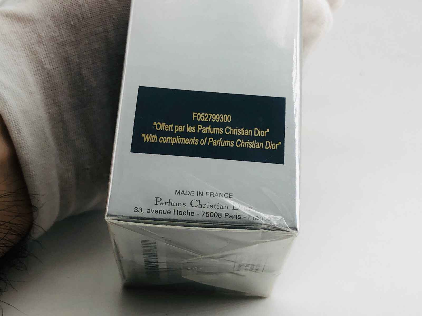 Scatola di profumo Christian Dior Capture con etichetta dei profumi Christian Dior