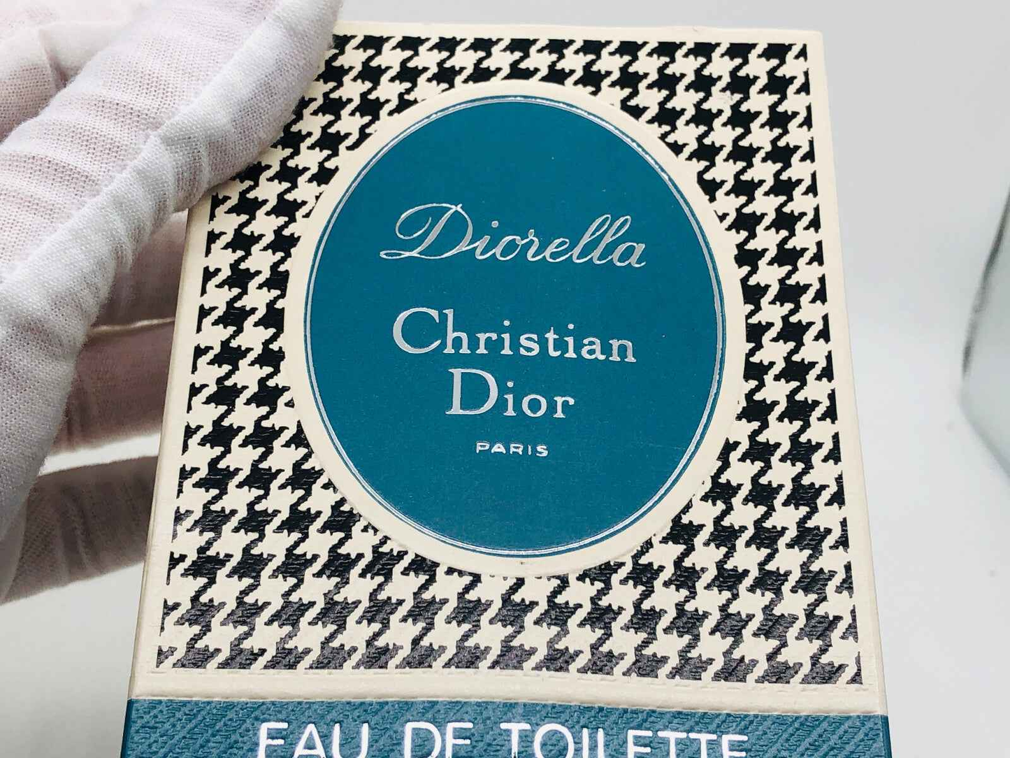 Confezione di Dior Diorella Vintage Eau de Toilette con design classico in bianco e nero