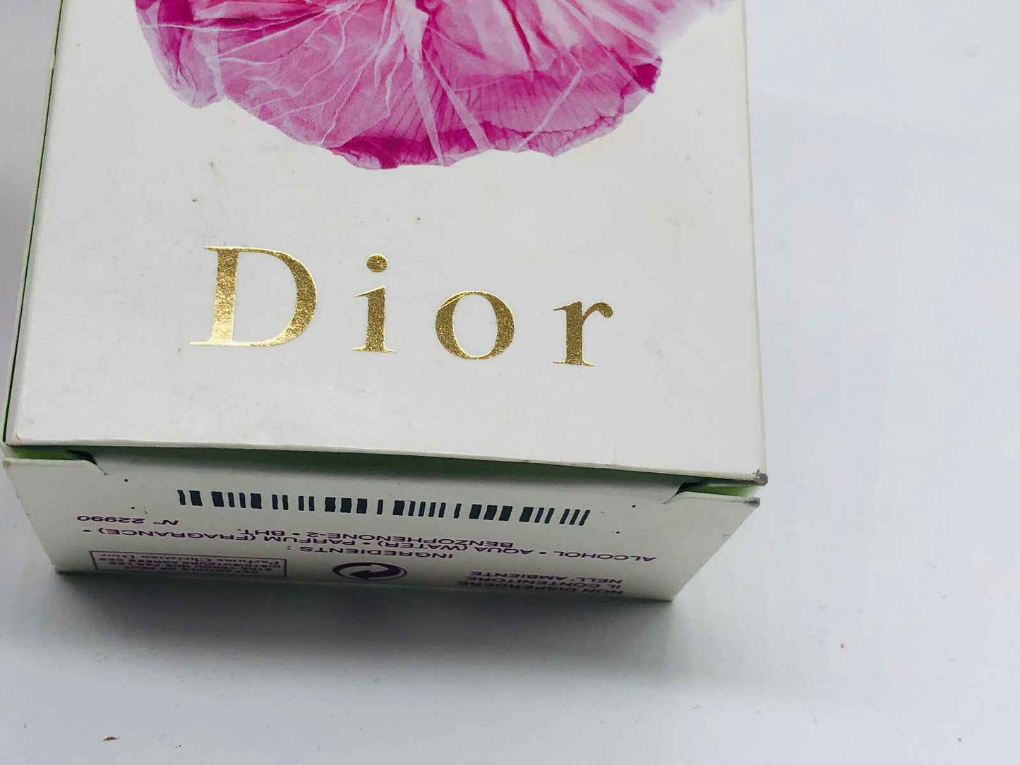Confezione di profumo Dior Forever And Ever con design elegante e fiorito