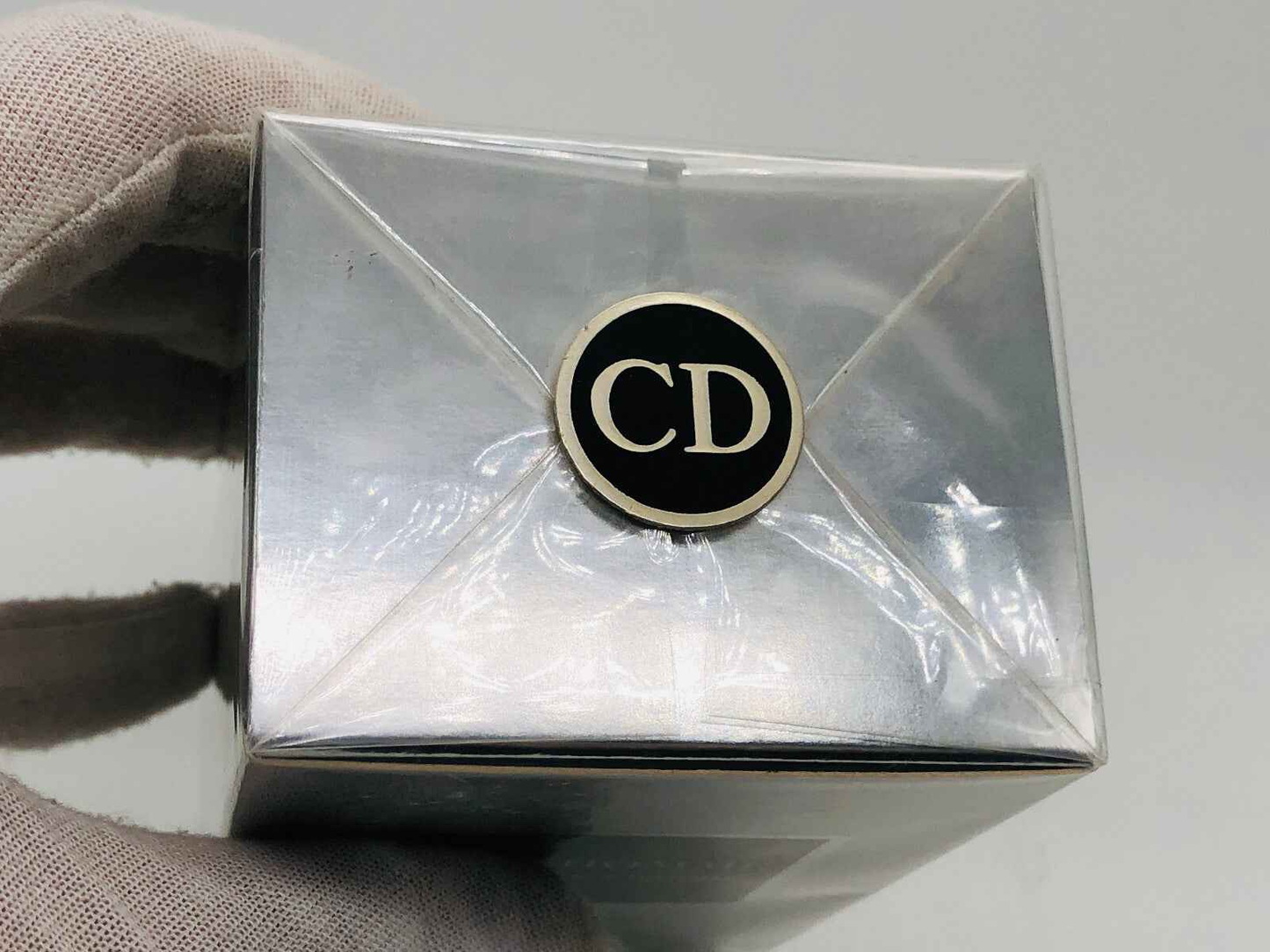 Scatola elegante di Dior Homme Vintage con logo CD sulla parte superiore
