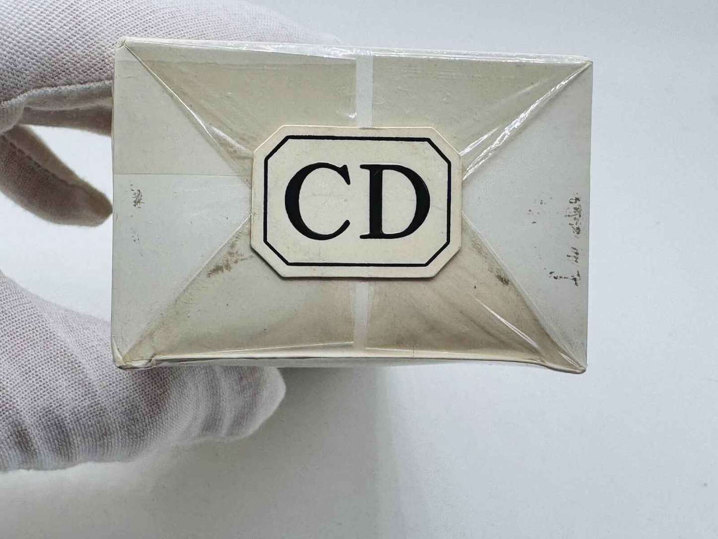 Scatola vintage Dior Jules con logo CD, elegante confezione per collezionisti