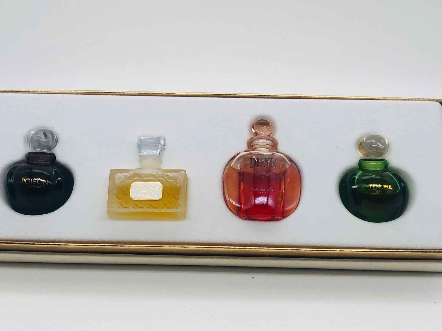 Set di mini profumi Dior La Collection Parfum, quattro eleganti flaconi in una confezione raffinata