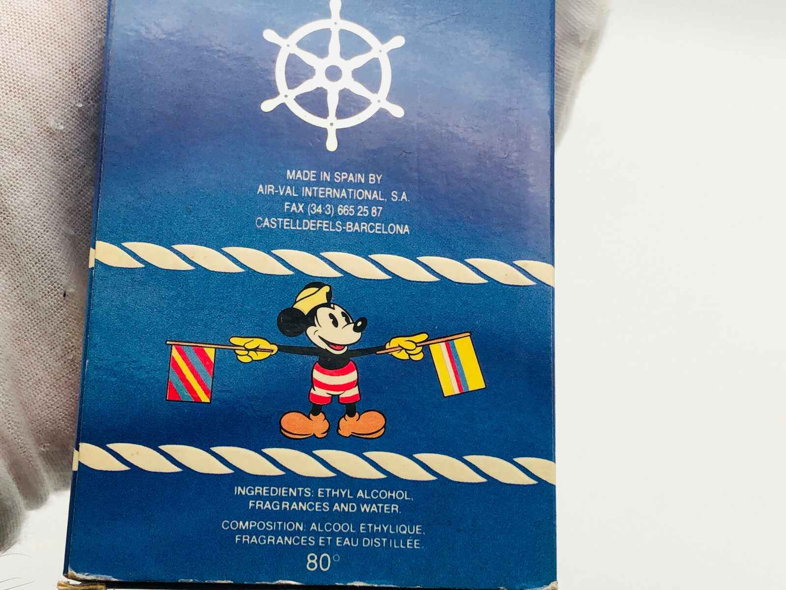 Profumo Topolino Disney Captain Vintage con design nautico e ingredienti botanici