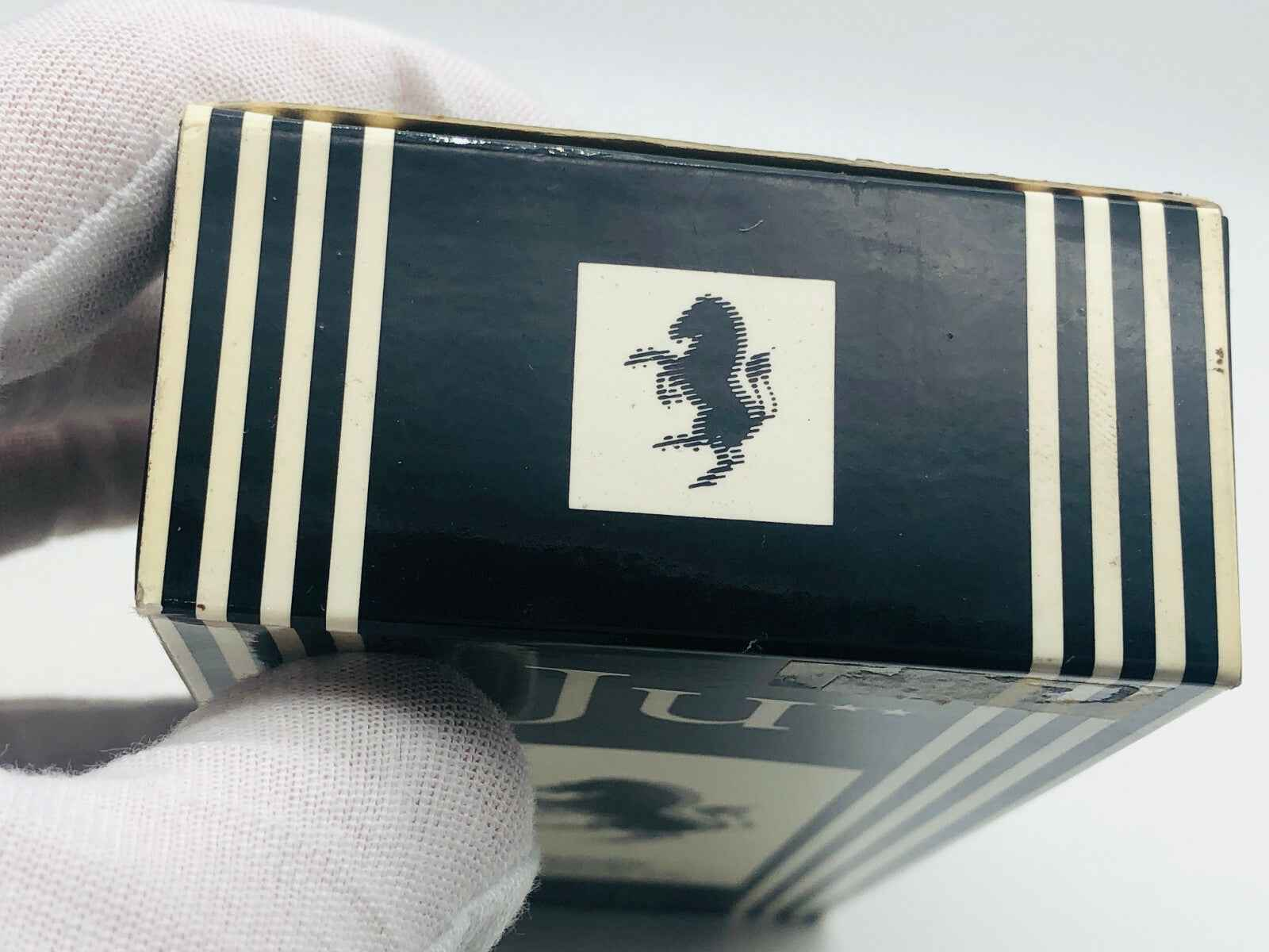 Scatola dopobarba Ju Ufficiale Juventus con logo della squadra e design elegante