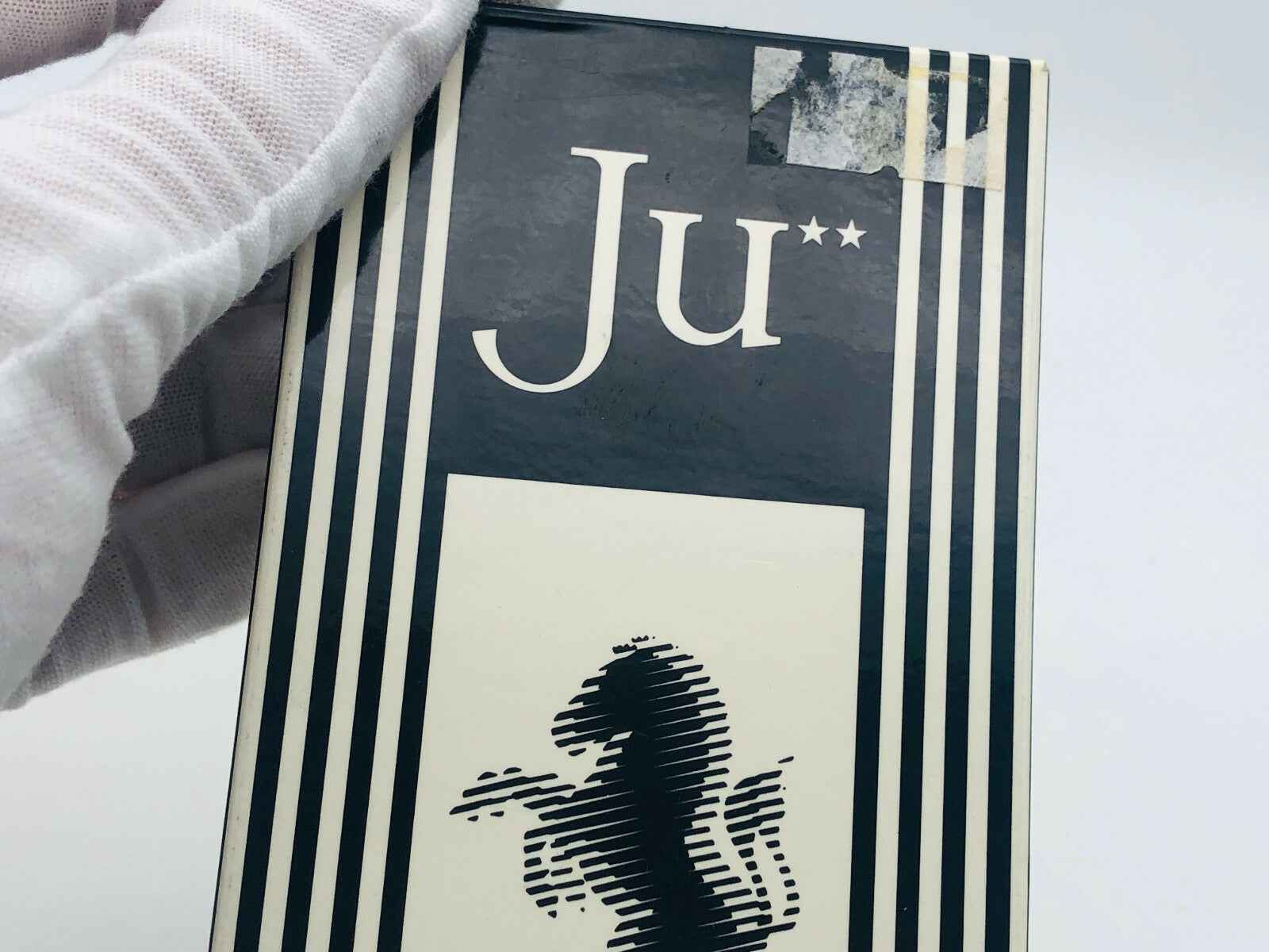 Dopobarba Ju Ufficiale Juventus in confezione elegante con design minimalista