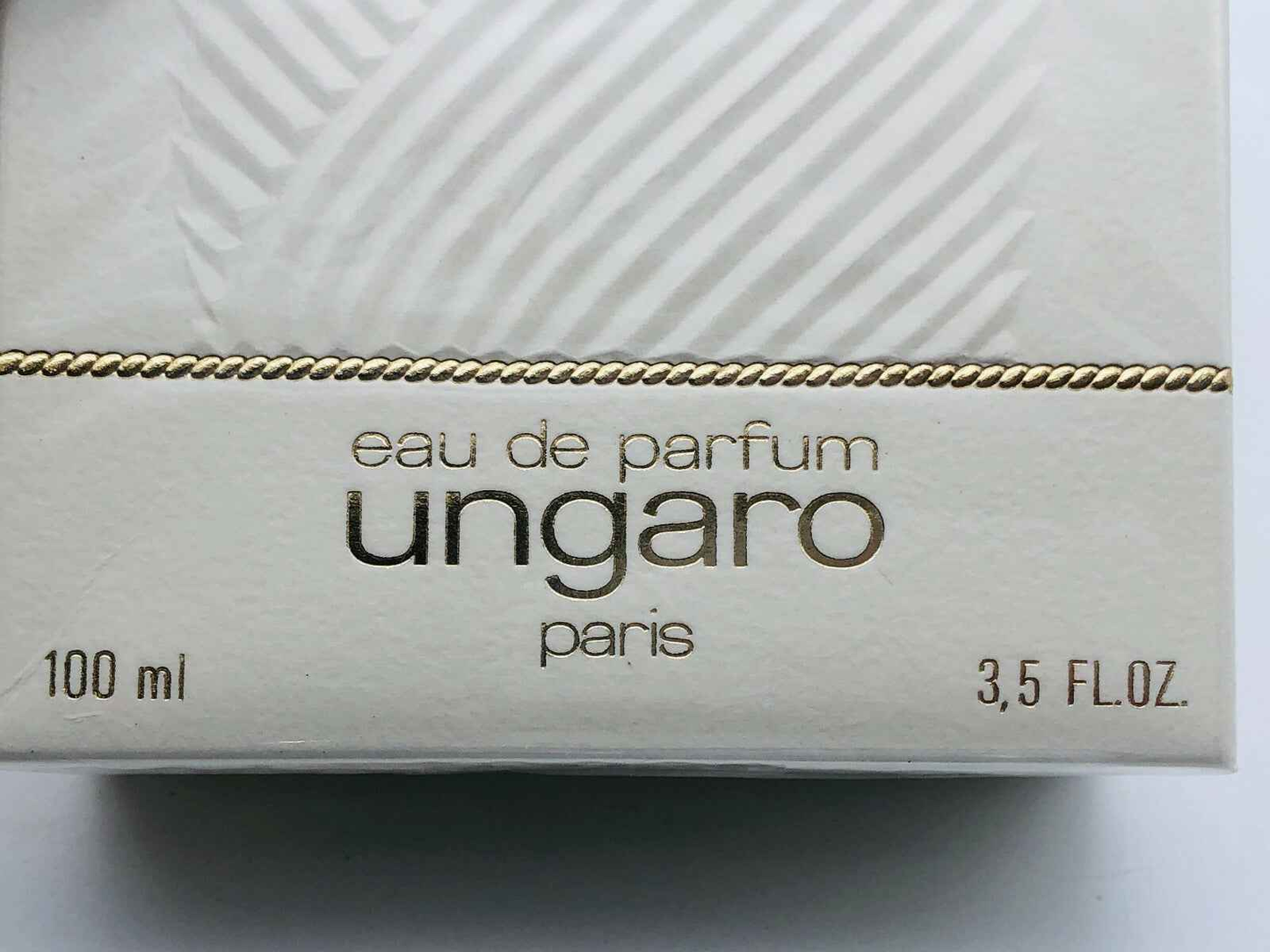 Scatola di Profumo Diva Ungaro Vintage da 100 ml con design elegante in bianco e oro