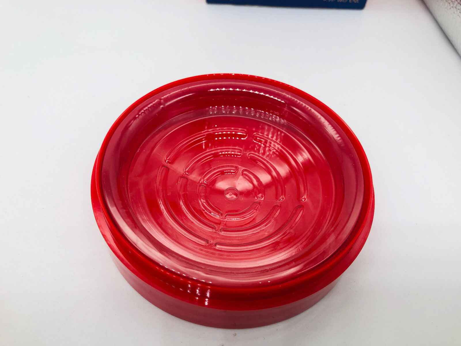 Vassoio in plastica rossa Enrico Coveri Firenze Vintage per presentare snack e dolci