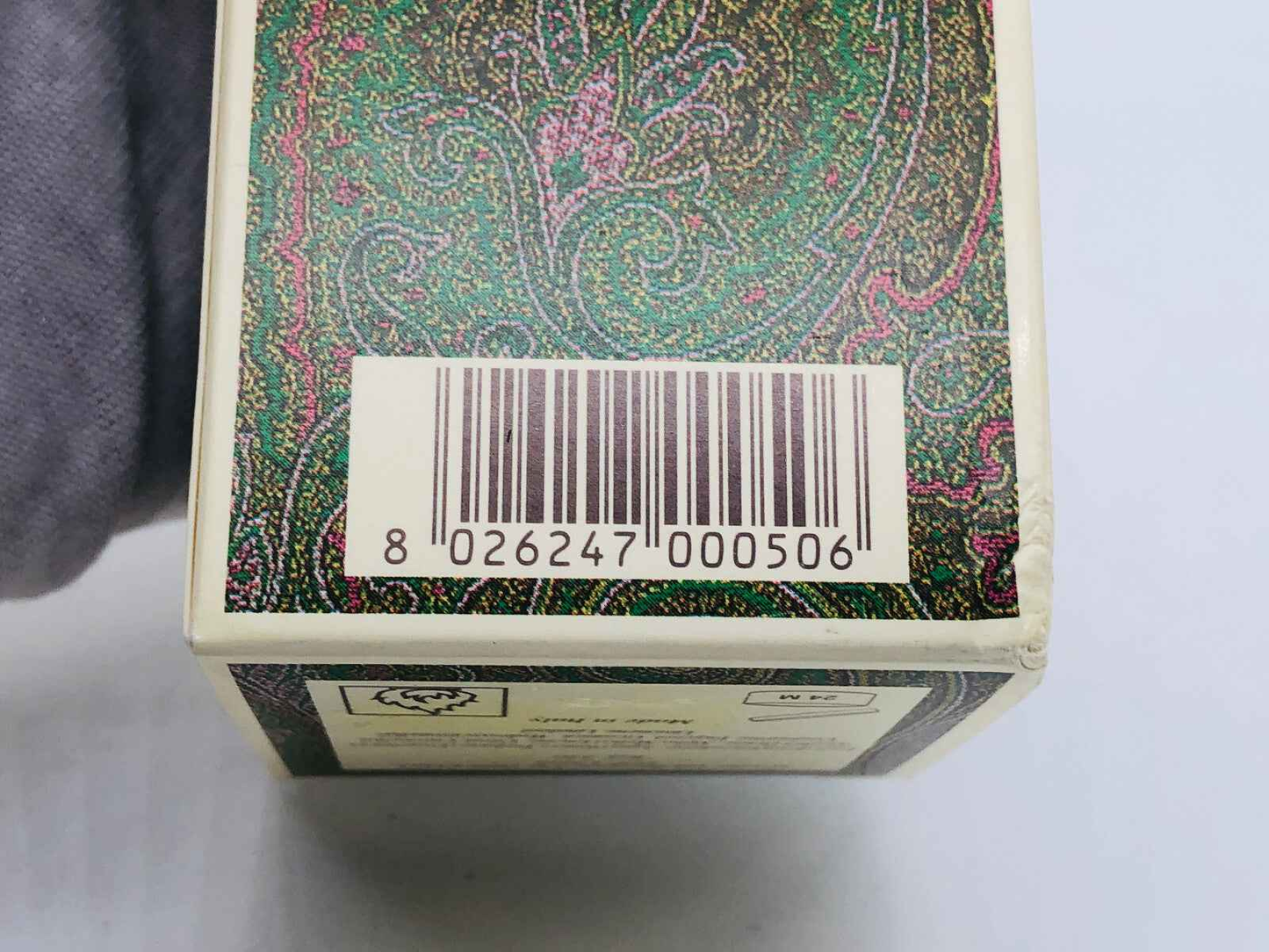 Scatola del profumo ETRO MAGOT VINTAGE con design elegante e codice a barre visibile