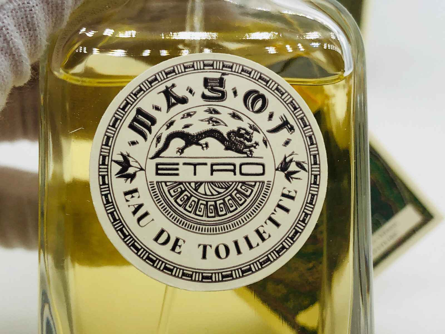 Flacone di profumo ETRO MAGOT VINTAGE con etichetta distintiva e aroma unico