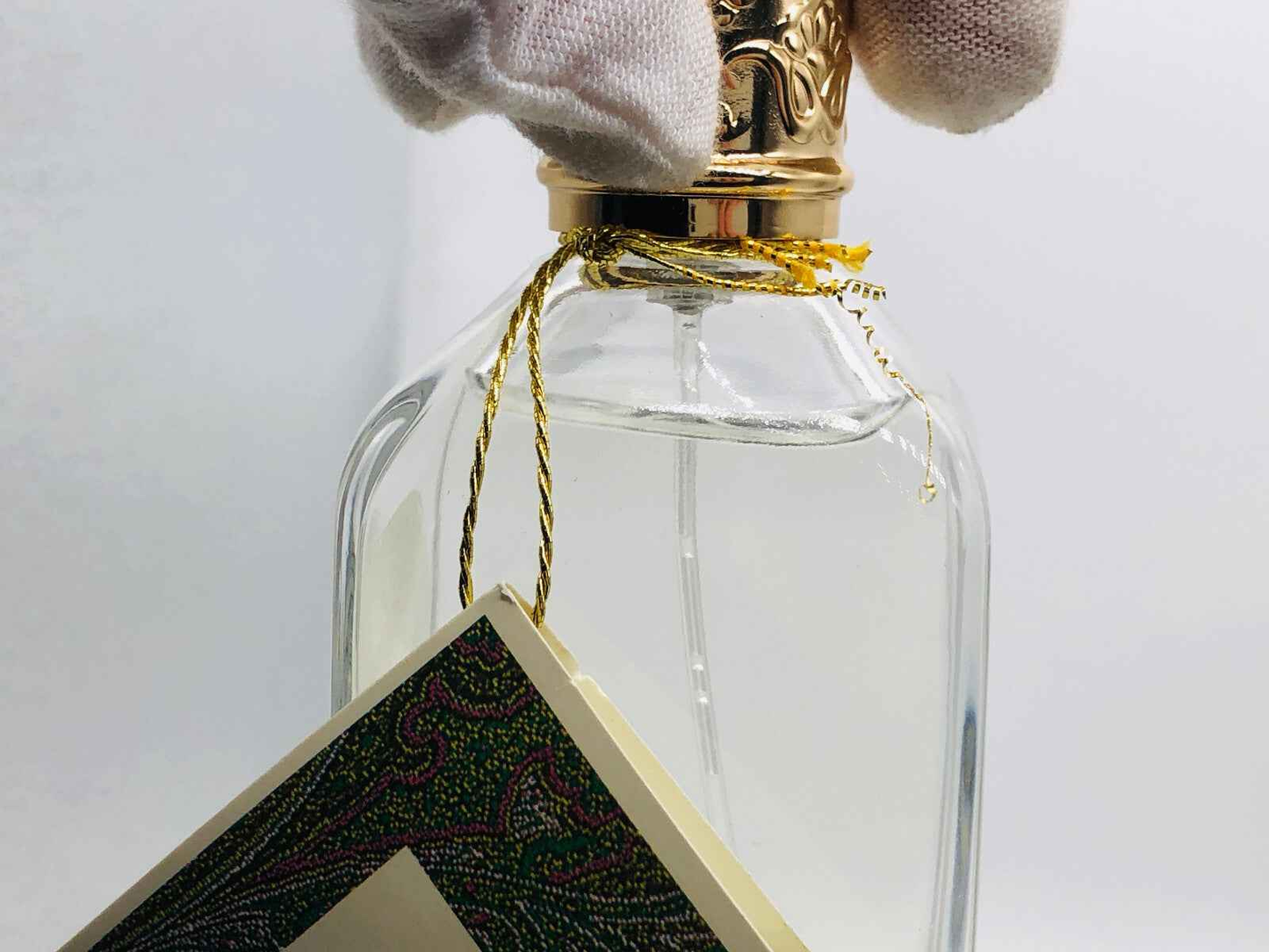 Flacone di profumo Etro Musk Vintage con tappo decorativo e cartellino elegante