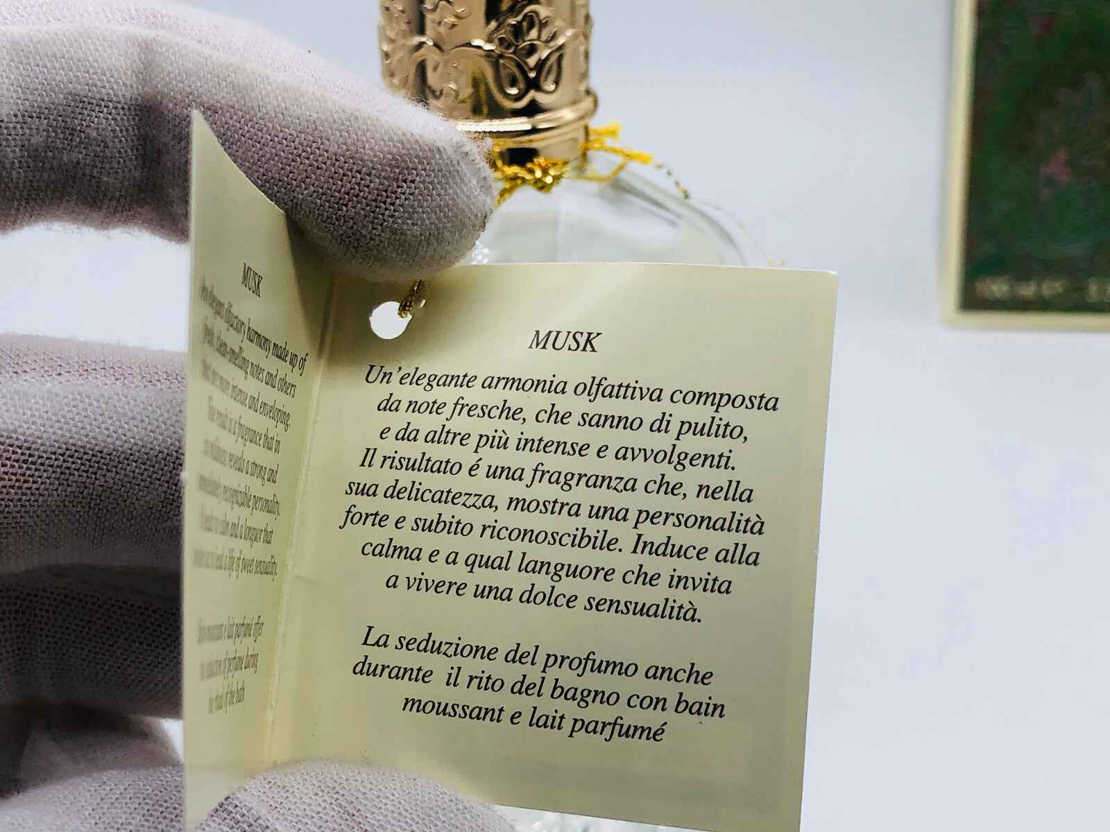 Profumo Etro Musk Vintage con note fresche e avvolgenti, elegante e sensuale in bottiglia decorata