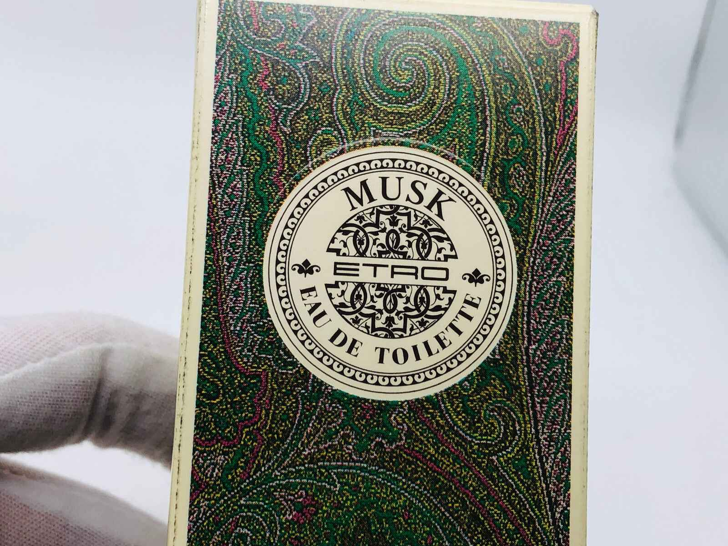 Packaging del profumo Etro Musk Vintage con design elegante e dettagli ornati