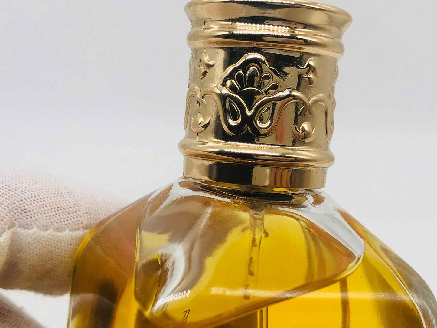 Etro Royal Pavillon Vintage profumo con tappo dorato e design elegante per un tocco di lusso