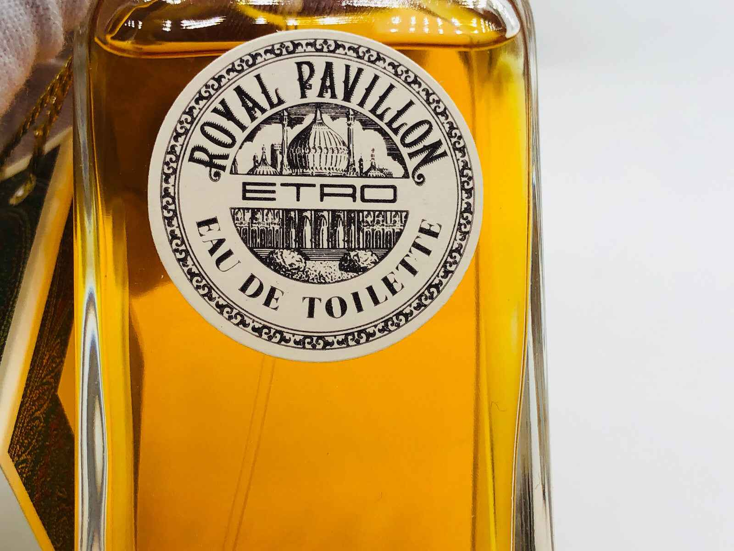Flacone di profumo Etro Royal Pavillon Vintage con etichetta dettagliata e liquido ambrato