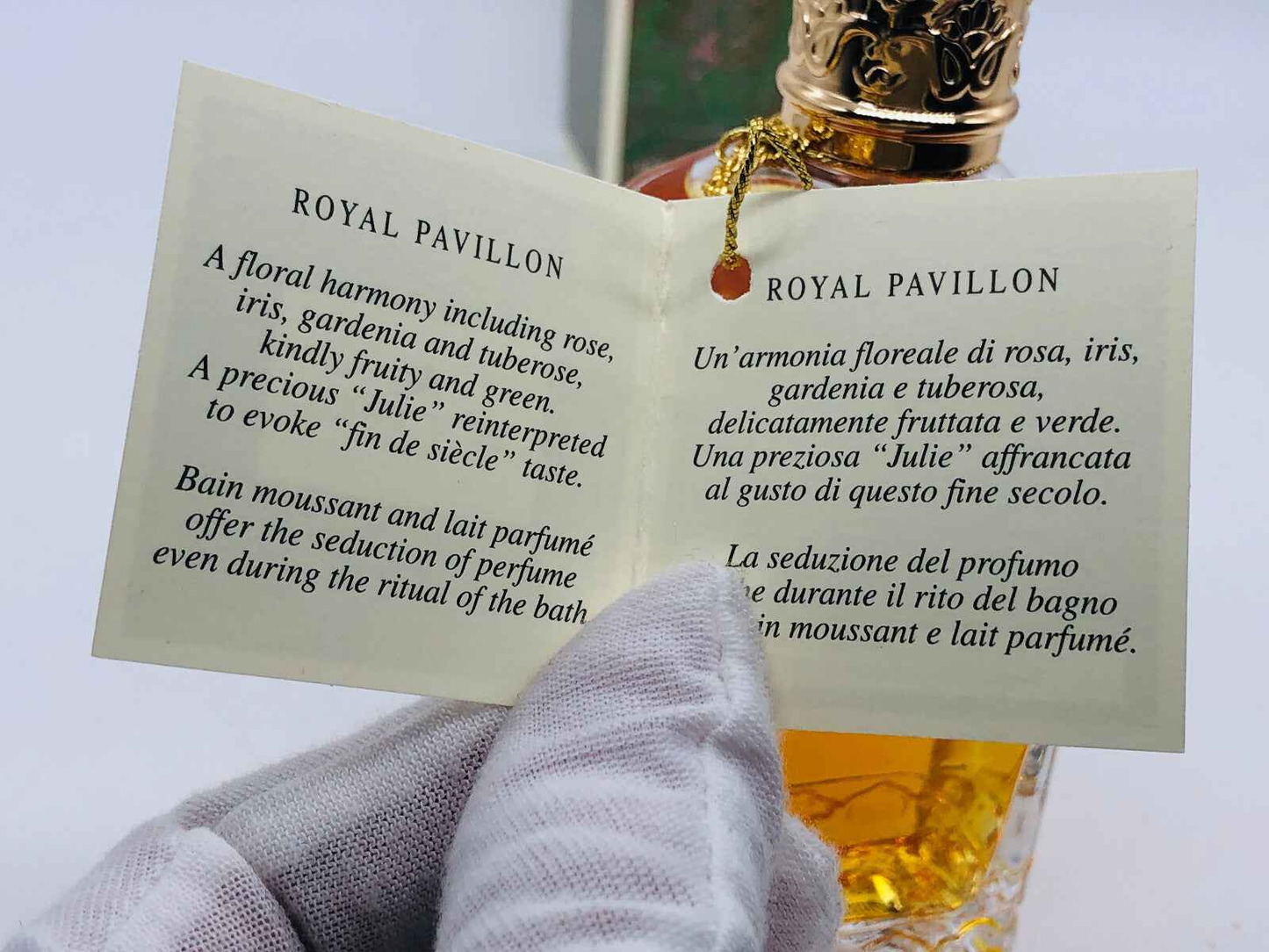 Etro Royal Pavillon Vintage profumo con note di rosa, iris e gardenia in un elegante flacone