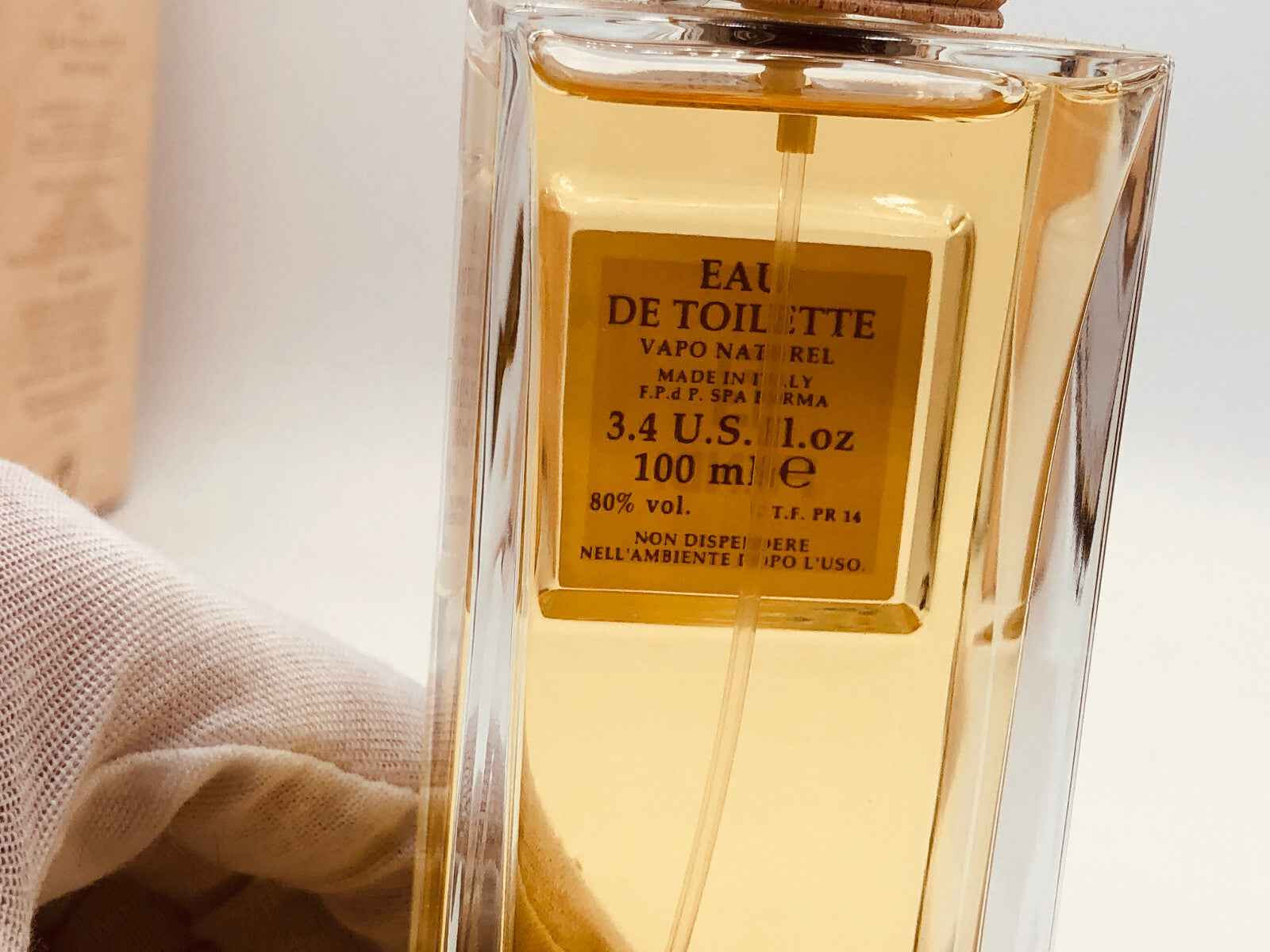 Profumo Fendi Life Essence in flacone da 100 ml con aroma fresco e raffinato