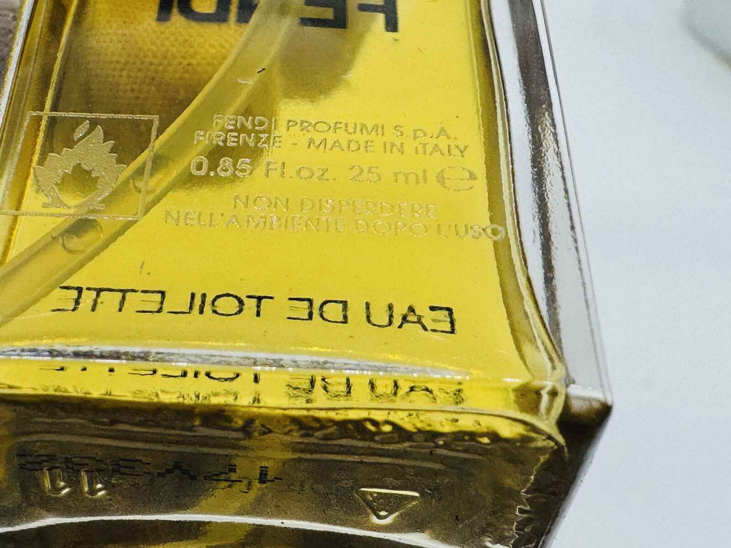 Flacone di Profumo Vintage Fendi Donna in vetro trasparente da 25 ml con etichetta dorata