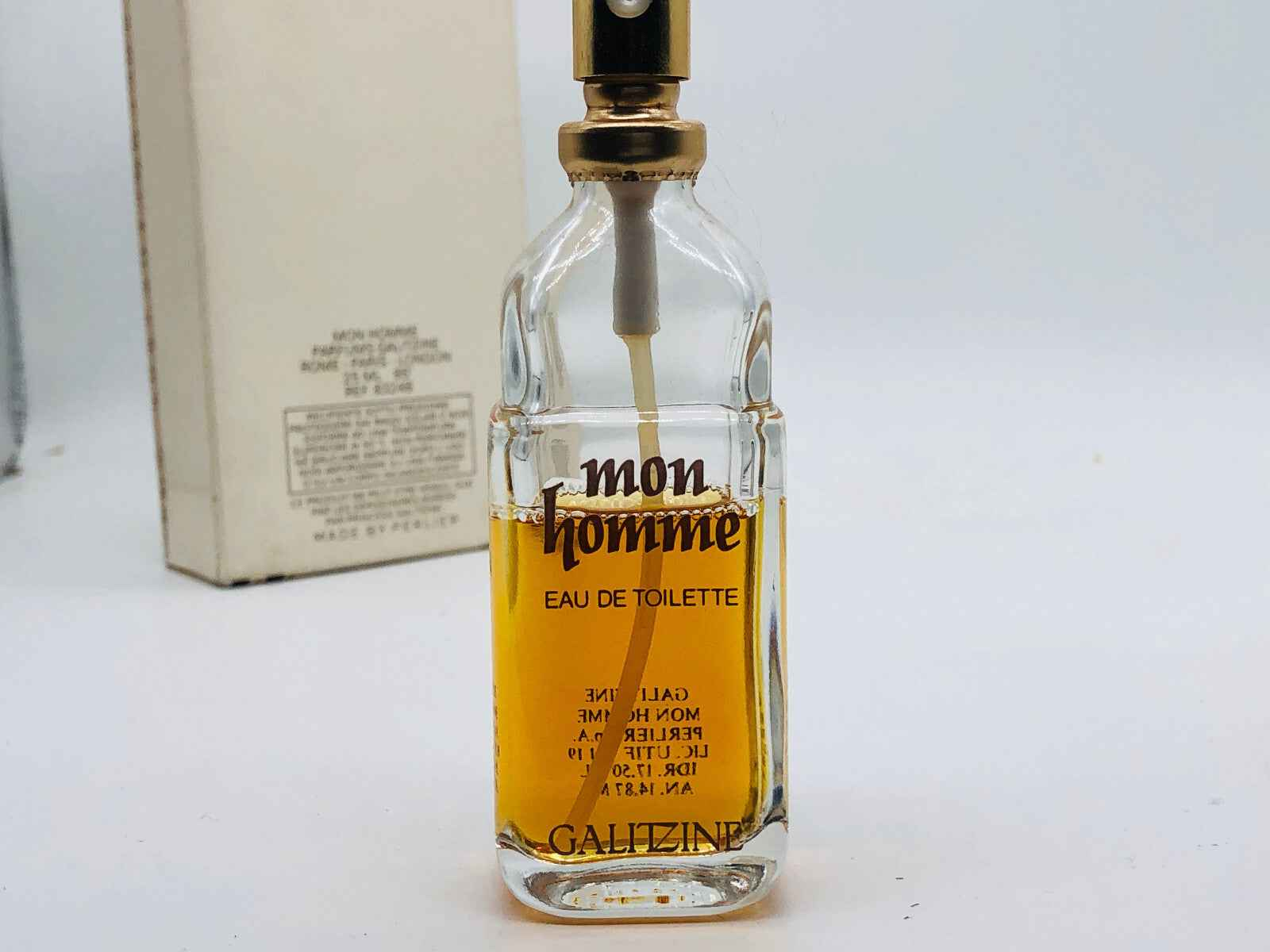 Profumo Galitzine Mon Homme Vintage in flacone elegante per un aroma distintivo e sofisticato