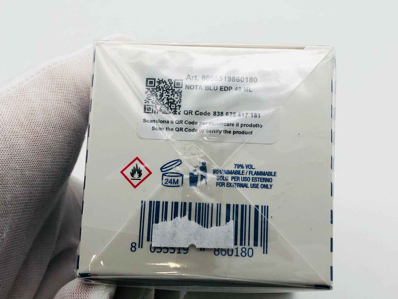 Scatola del Profumo Gattinoni Nota Blu con codice QR e informazioni sul prodotto