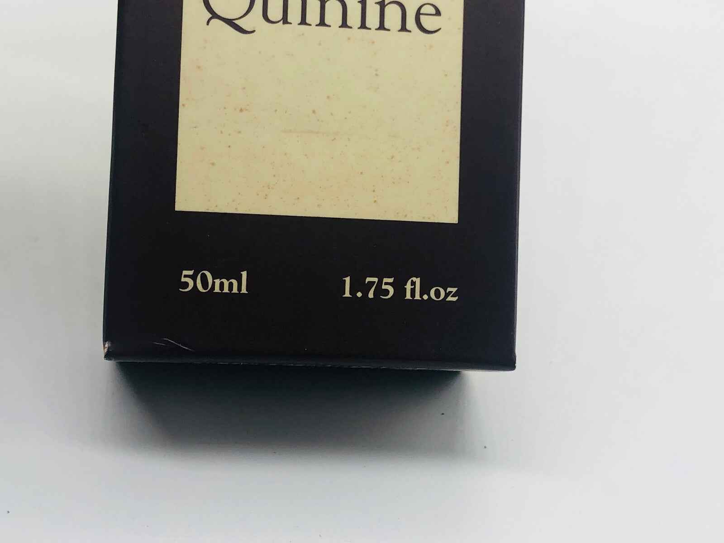 Scatola del Profumo Eau De Quinine da 50 ml di Geo F Trumper con design elegante