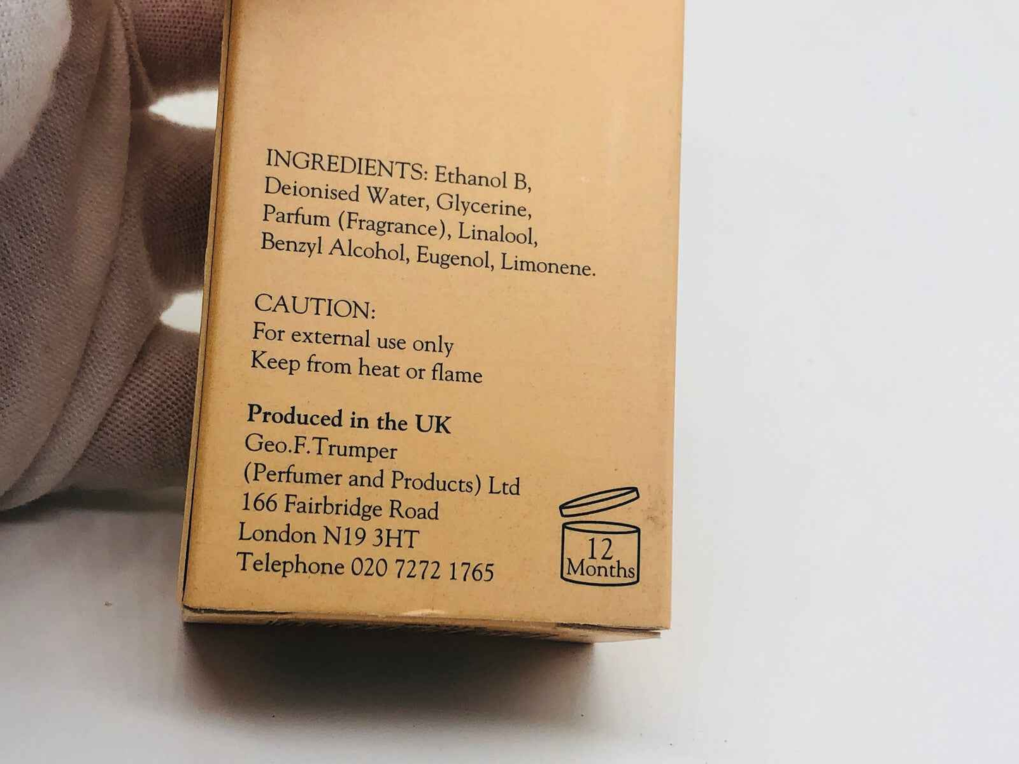 Scatola del Profumo Geo F Trumper Milk Flowers con ingredienti e istruzioni per l'uso