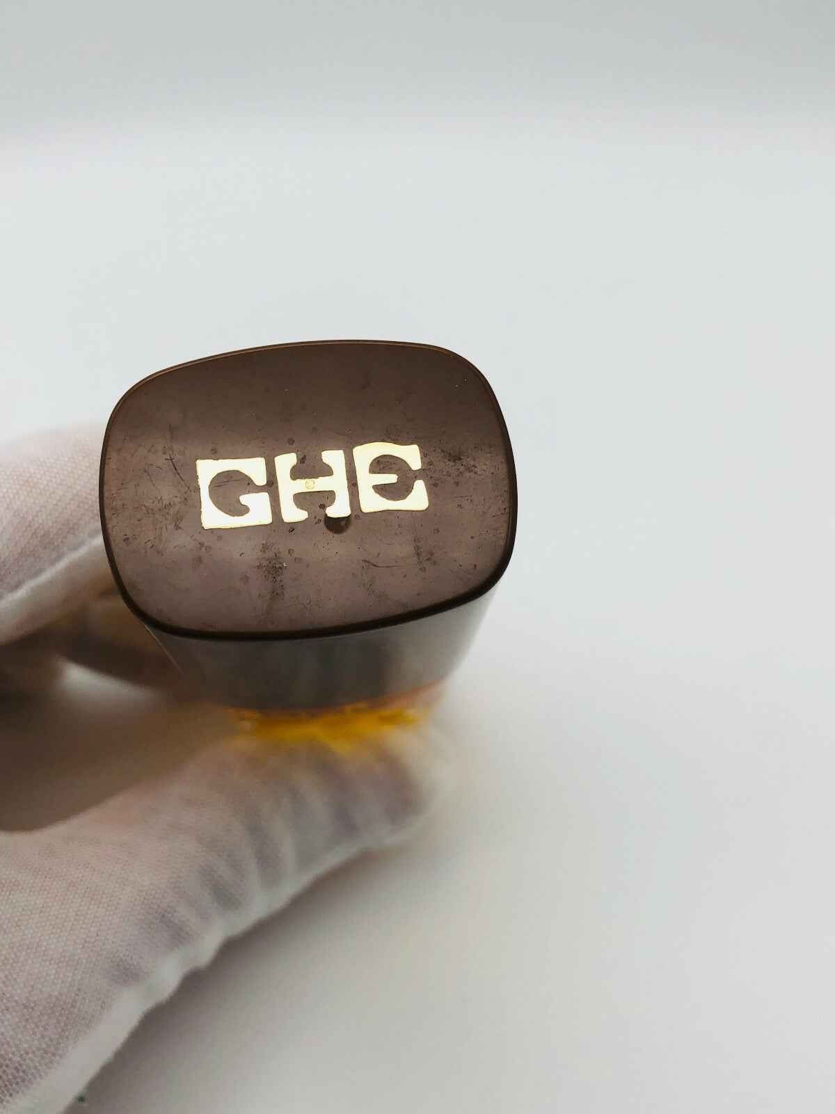 Profumo Gherardini Ghe Vintage con flacone elegante e tappo distintivo in un design sofisticato