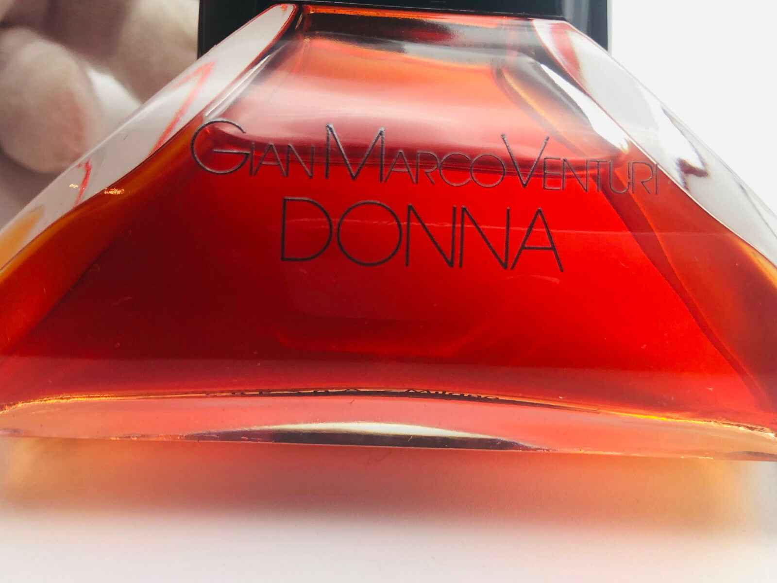 Flacone di profumo Gian Marco Venturi Vintage con design elegante e colore ambrato