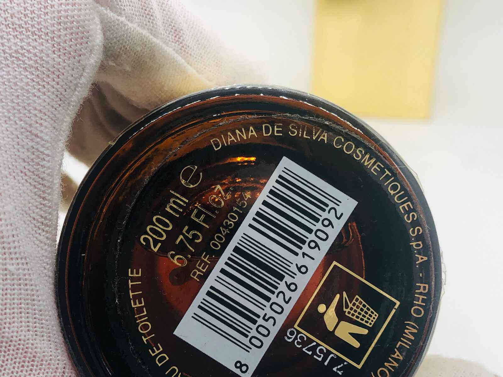 Flacone di profumo Gff Uomo Vintage da 200 ml di FERRE con etichetta e codice a barre