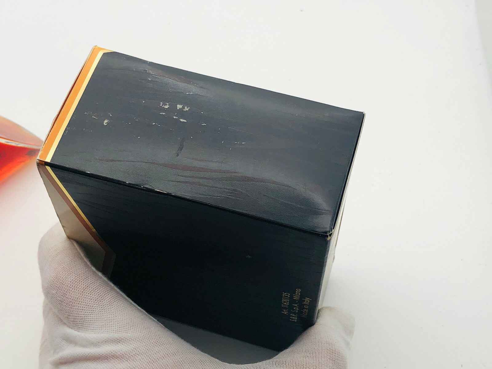 Scatola di profumo Gianmarco Venturi Donna Vintage in colore nero con segni di usura