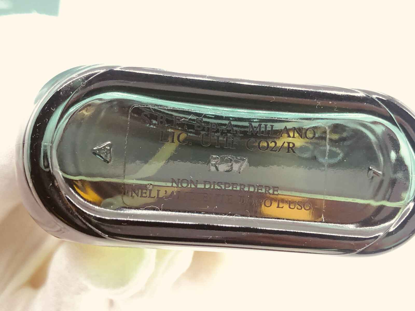 Flacone di profumo GianMarco Venturi Uomo con design elegante e raffinato per l'uomo moderno